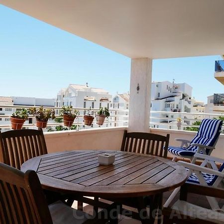 Delightful Seaview Apartment In Beautiful Алтеа Екстериор снимка
