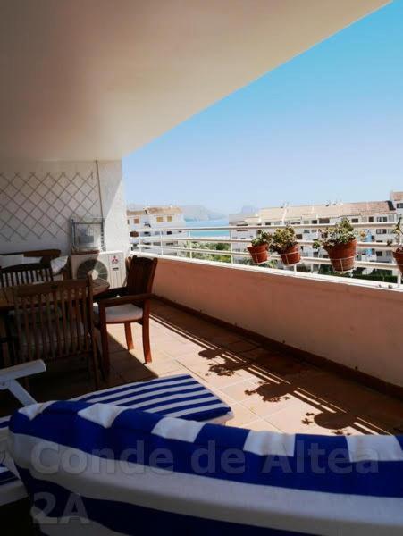 Delightful Seaview Apartment In Beautiful Алтеа Екстериор снимка