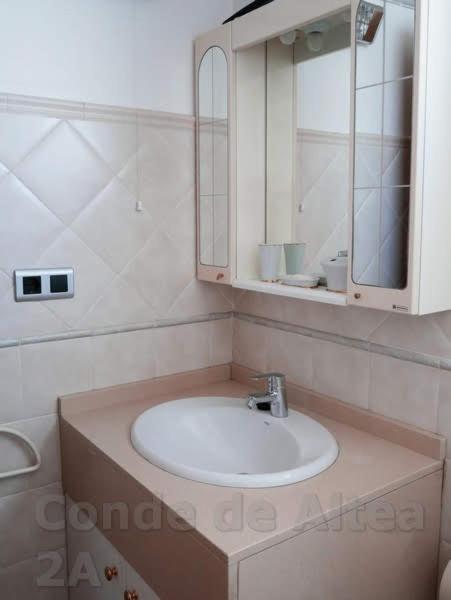 Delightful Seaview Apartment In Beautiful Алтеа Екстериор снимка